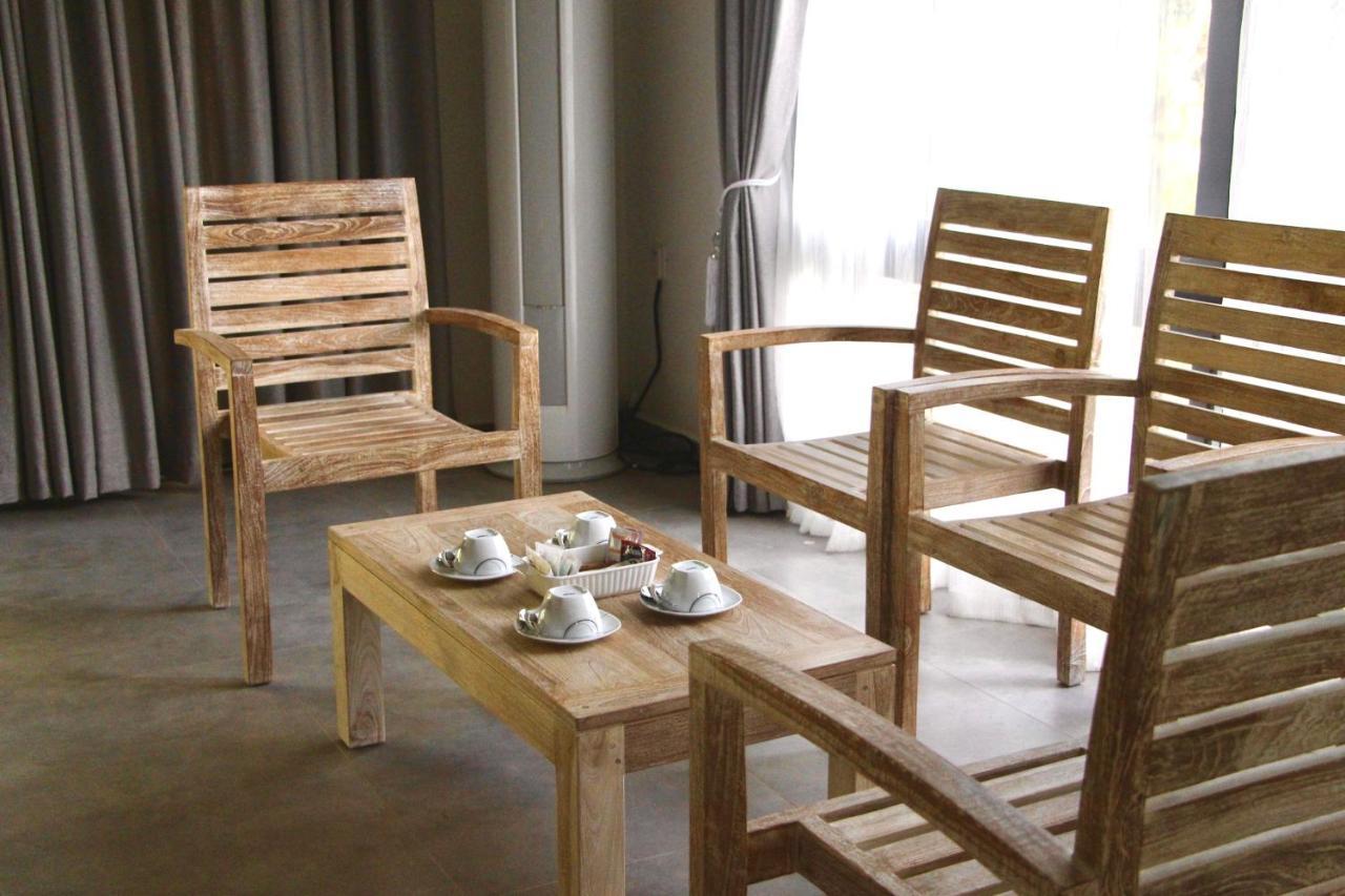 Nivadoo Resort Sigiriya Eksteriør bilde Outdoor furniture