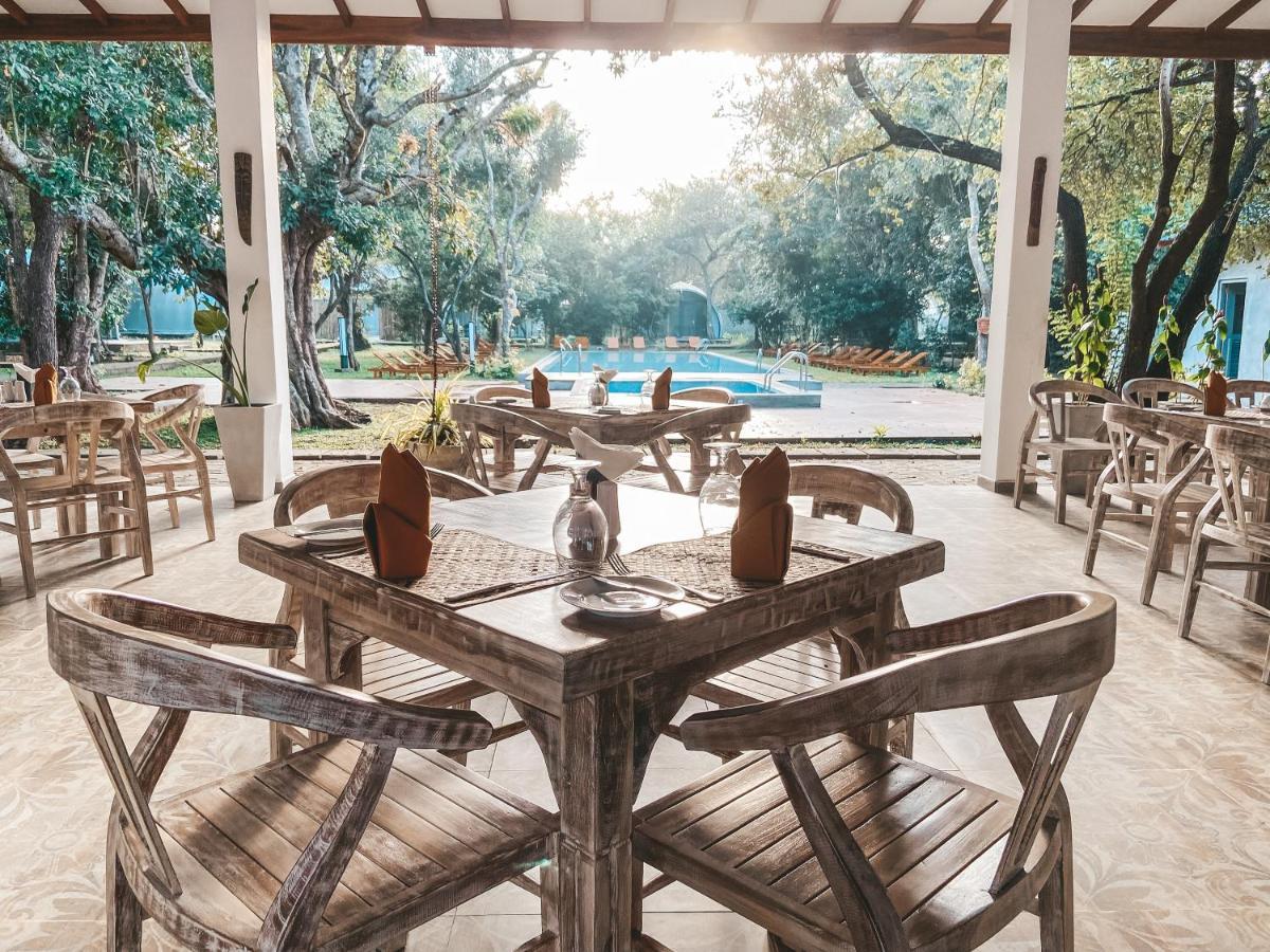 Nivadoo Resort Sigiriya Eksteriør bilde The restaurant at the hotel